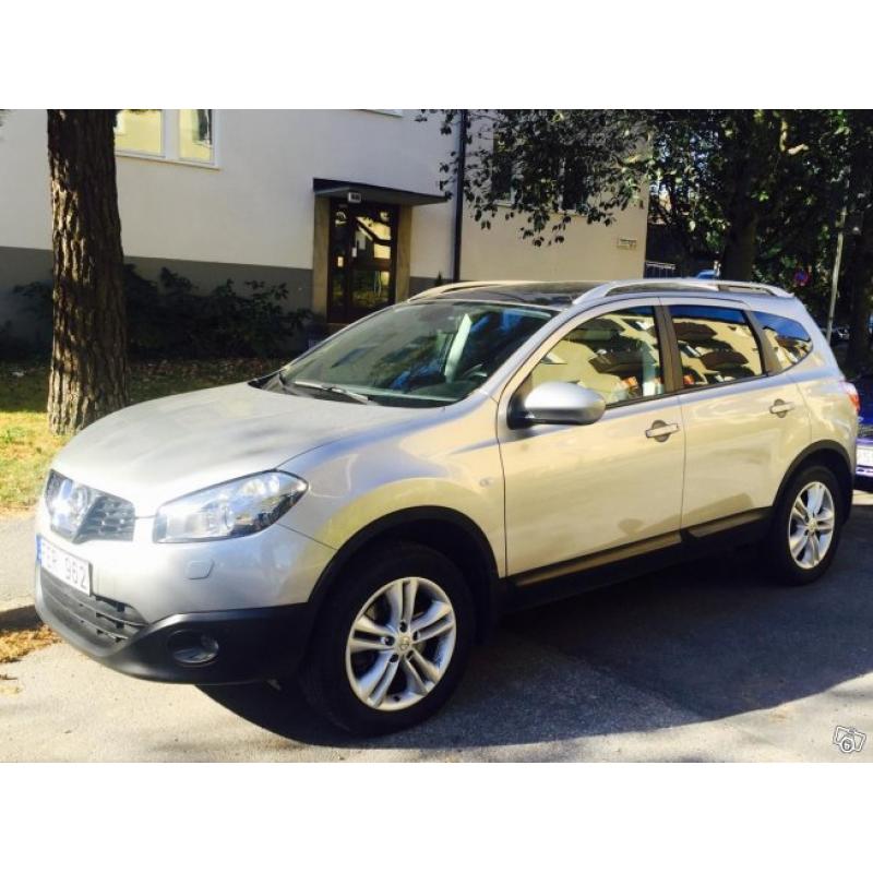 NISSAN QASHQAI+2, 2.0 L ACENTA 4WD. 7 sits -11