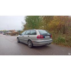 Volvo V40 -98