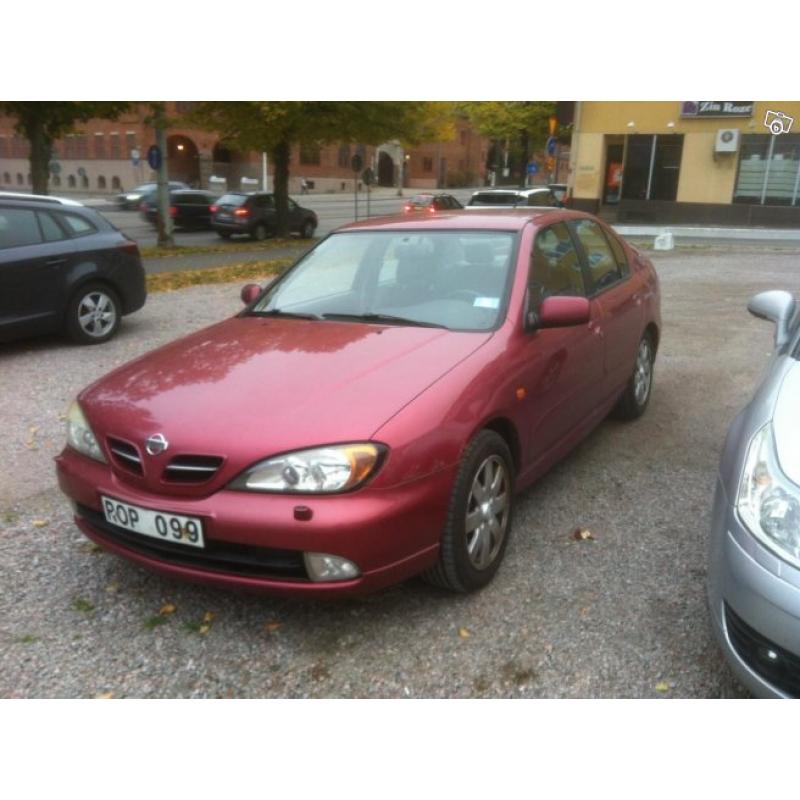 Nissan primera 2,0 RÖDMETALLIC -99