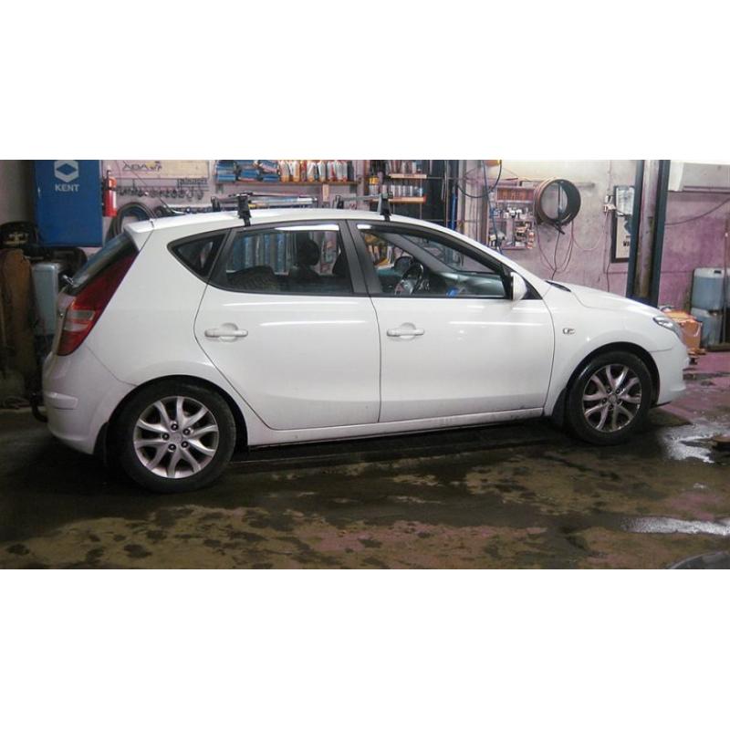 Hyundai i30 1,6 M5 122HK -08