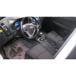 Hyundai i30 1,6 M5 122HK -08